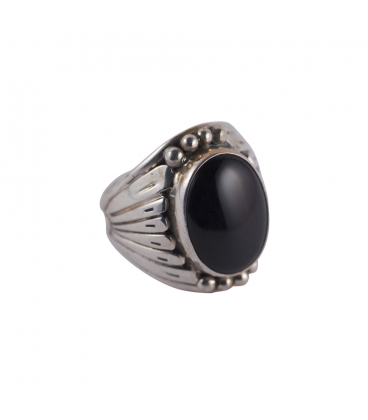NATIVE AMERICAN NAVAJO RING, SILVER AND ONYX, MEN AND WOMEN 