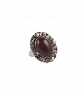 TUAREG WOMAN RING, SILVER AND CORNELIAN