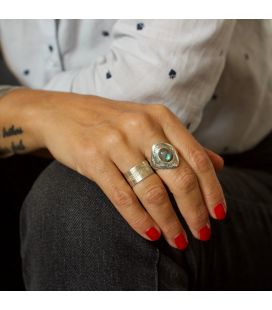 BAGUE TOUAREG RONDE EN ARGENT GRAVE ET LABRADORITE, COLLECTION AFRIQUE, POUR FEMME